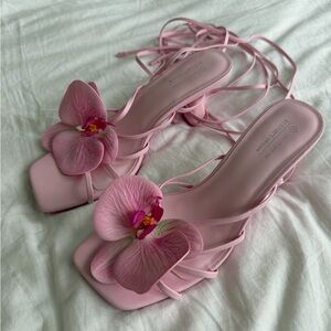 Orchid pink Strappy heels with Floral Accent